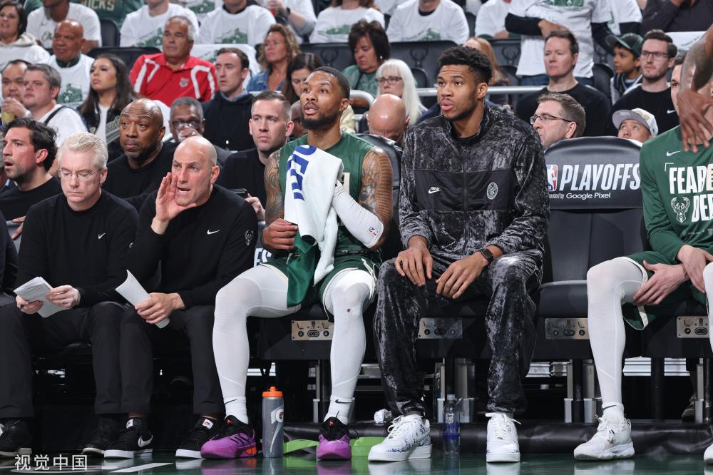 相比之下 相比之下